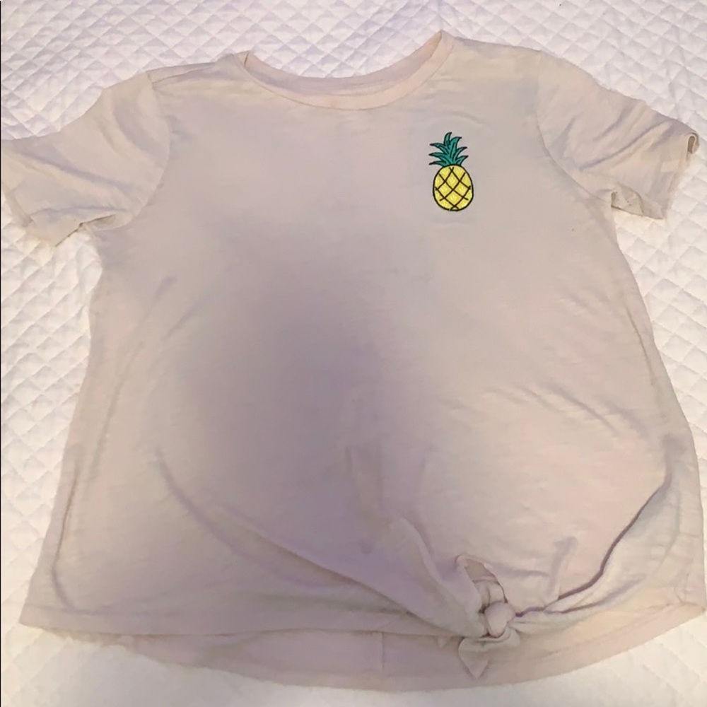 light pink tee w/ pineapple print